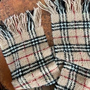 Burberry scarf, classic check